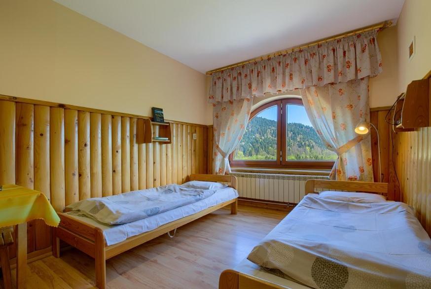 Bed and Breakfast Schronisko Pttk Trzy Korony Sromowce Niżne Esterno foto